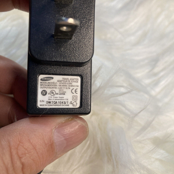 OEM Samsung ATADS10JBE 5.0V 0.7A AC Travel Charger Power Adapter Cable Cord Plug - Picture 2 of 7